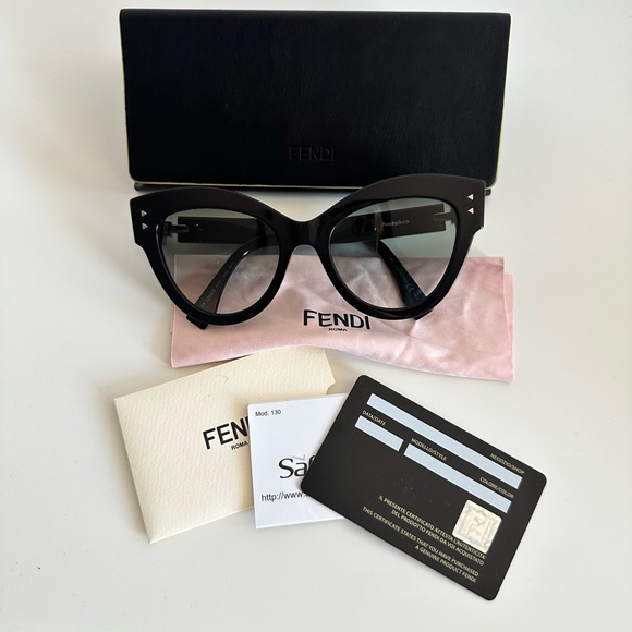 Fendi sunglasses full set - Picture 9 of 9